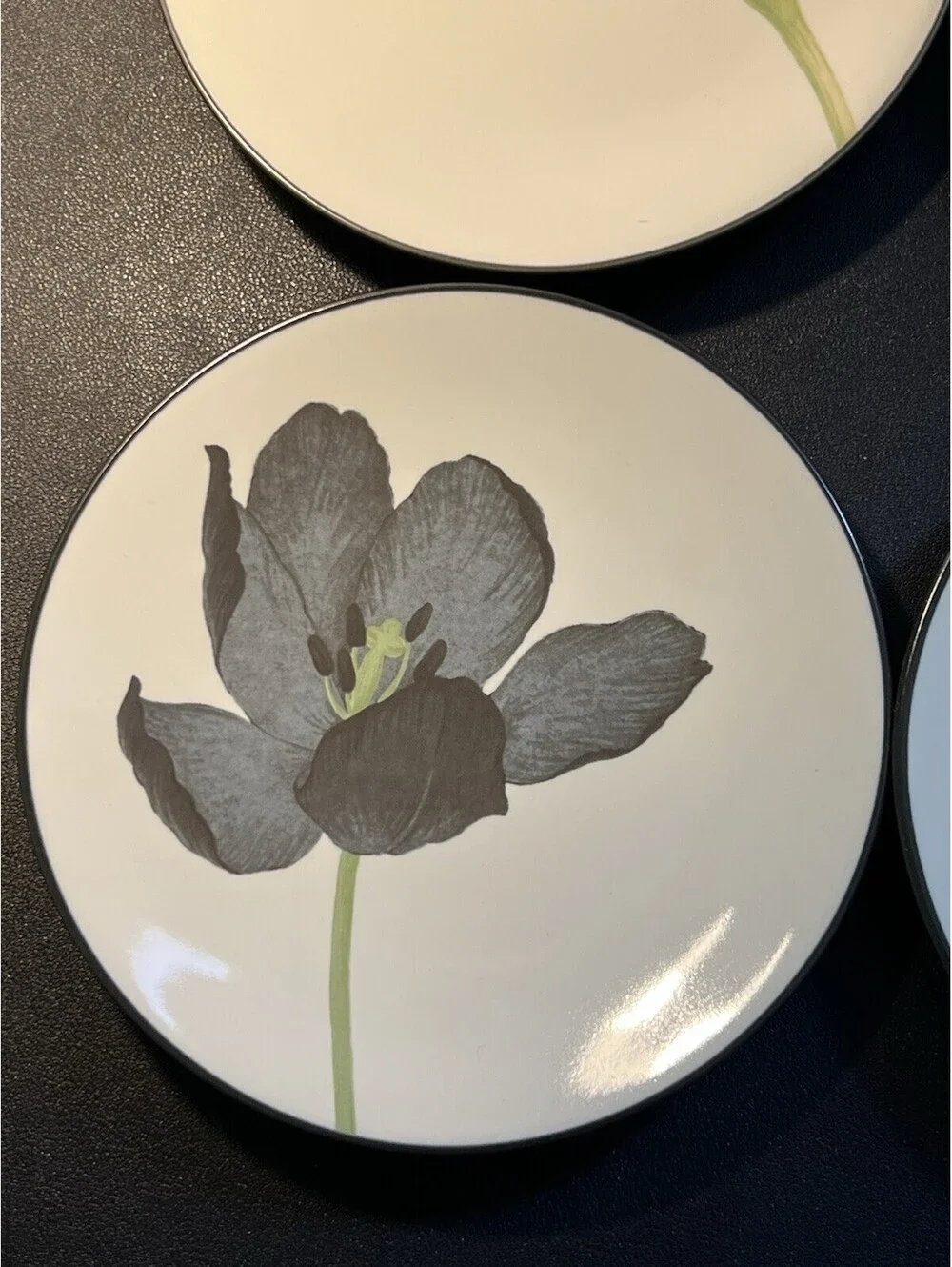 NIB Noritake Colorwave Graphite Appetizer Plates, Set Of 4, 6.25